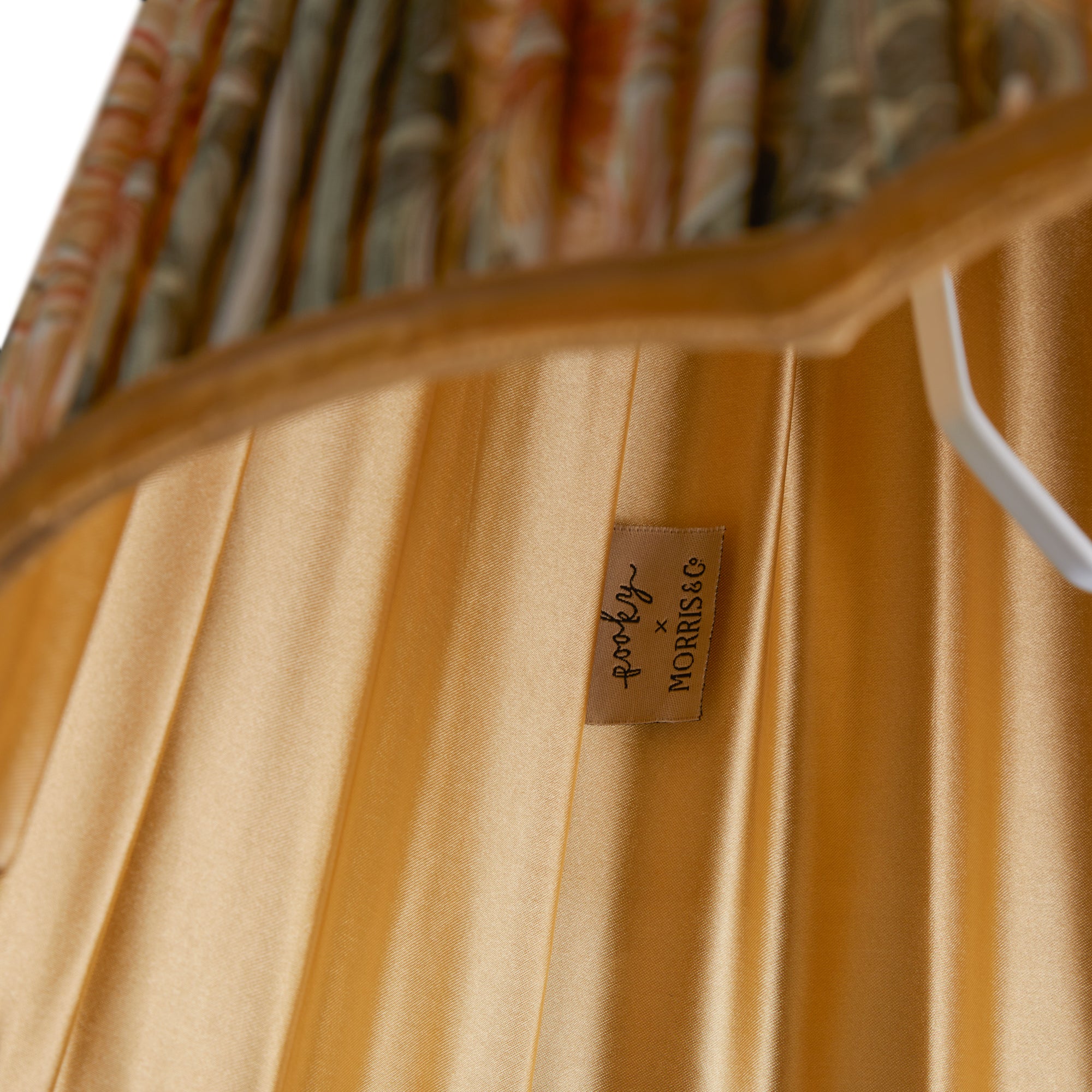 20cm scalloped empire shade in bay leaf & manilla silk Pimpernel by Morris & Co. - Image 4
