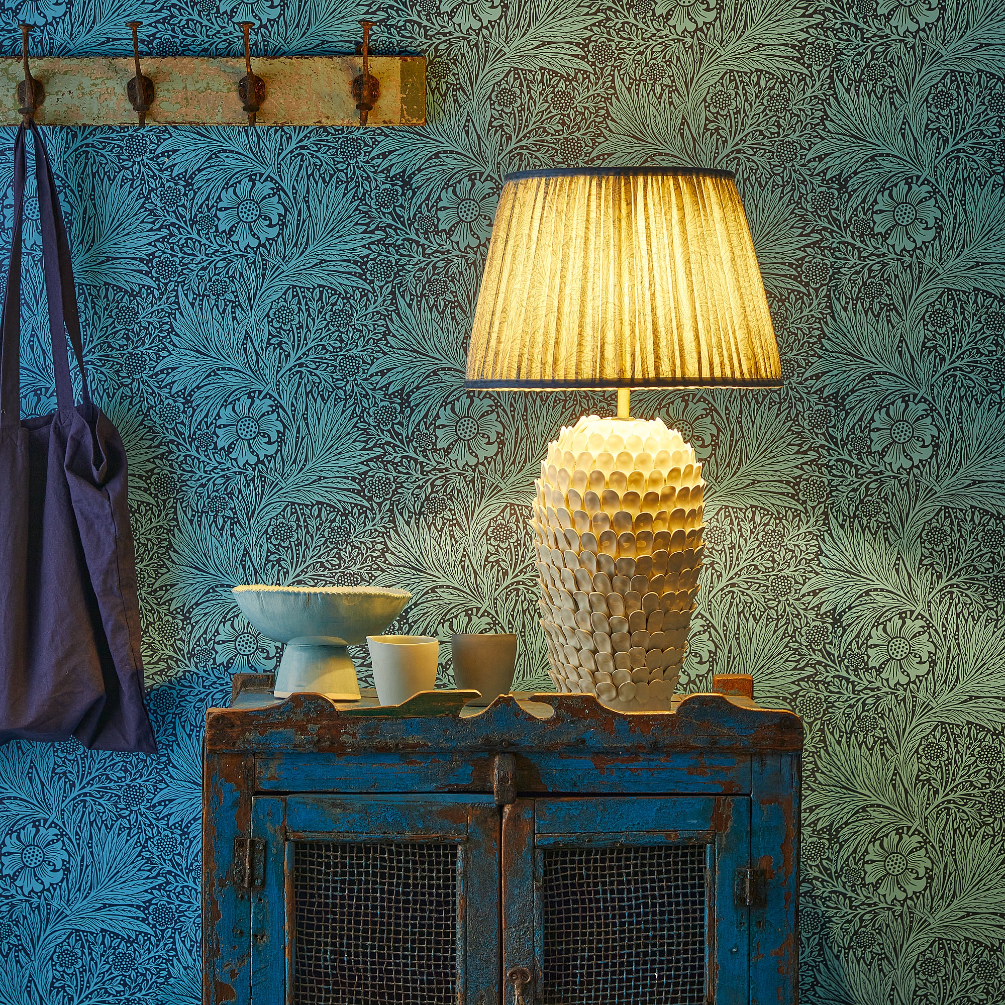 30cm empire shade in China blue Marigold linen by Morris & Co. - Image 6