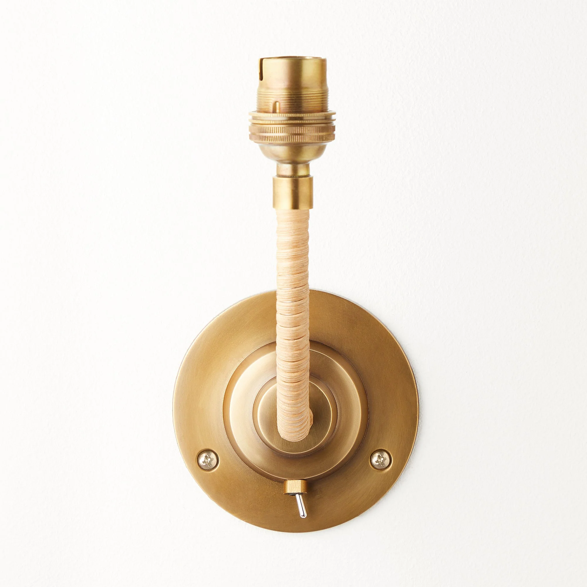 Colombari wall fitting in brass and cane - Image 7