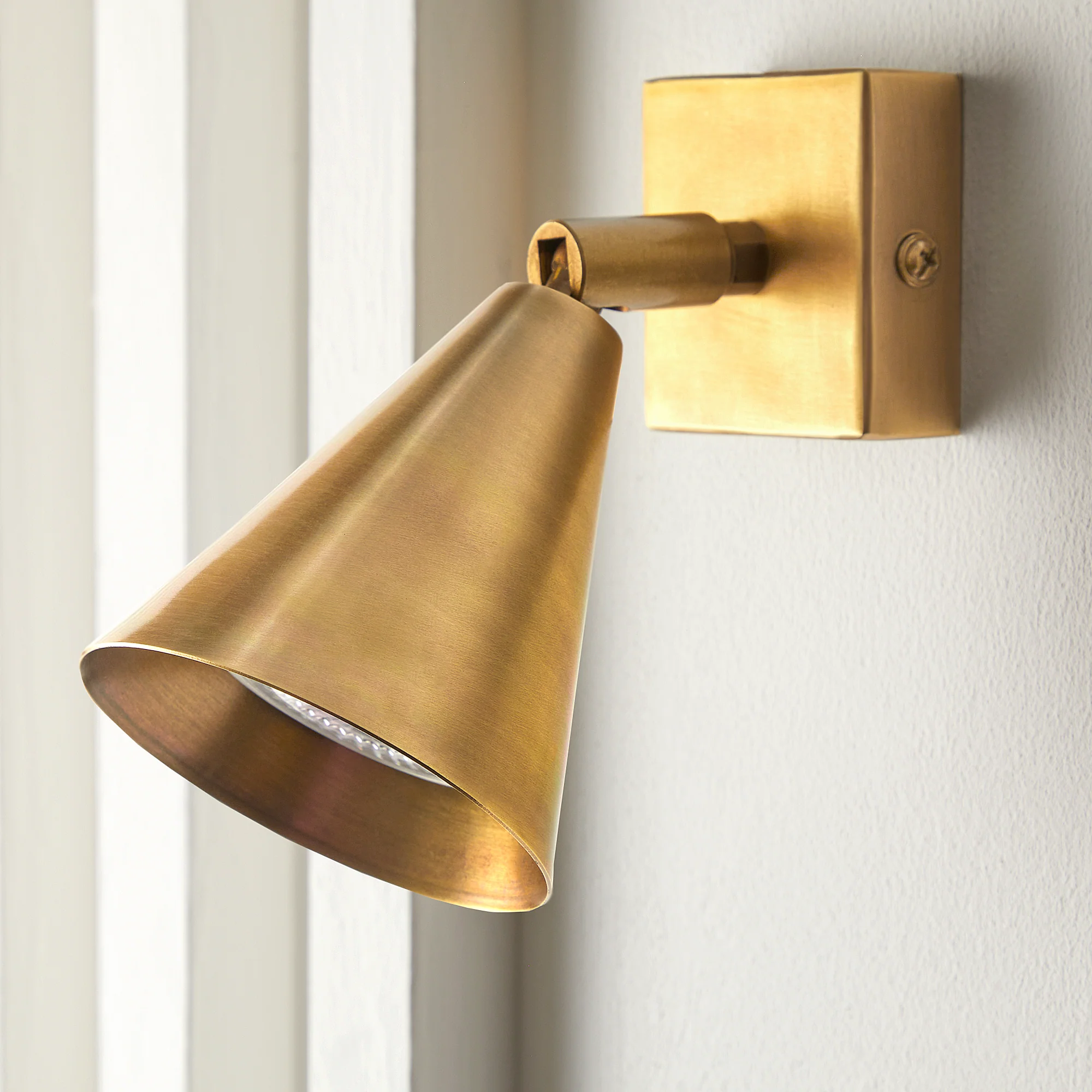 Crick single spotlight in antiqued brass - Image 3