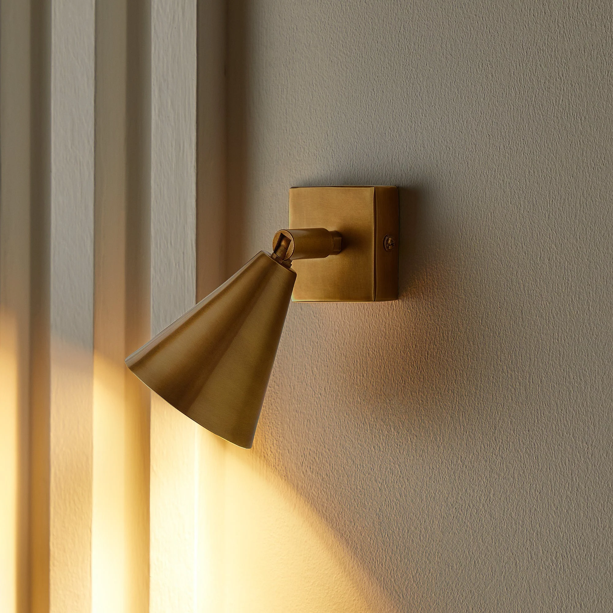 Crick single spotlight in antiqued brass - Image 6