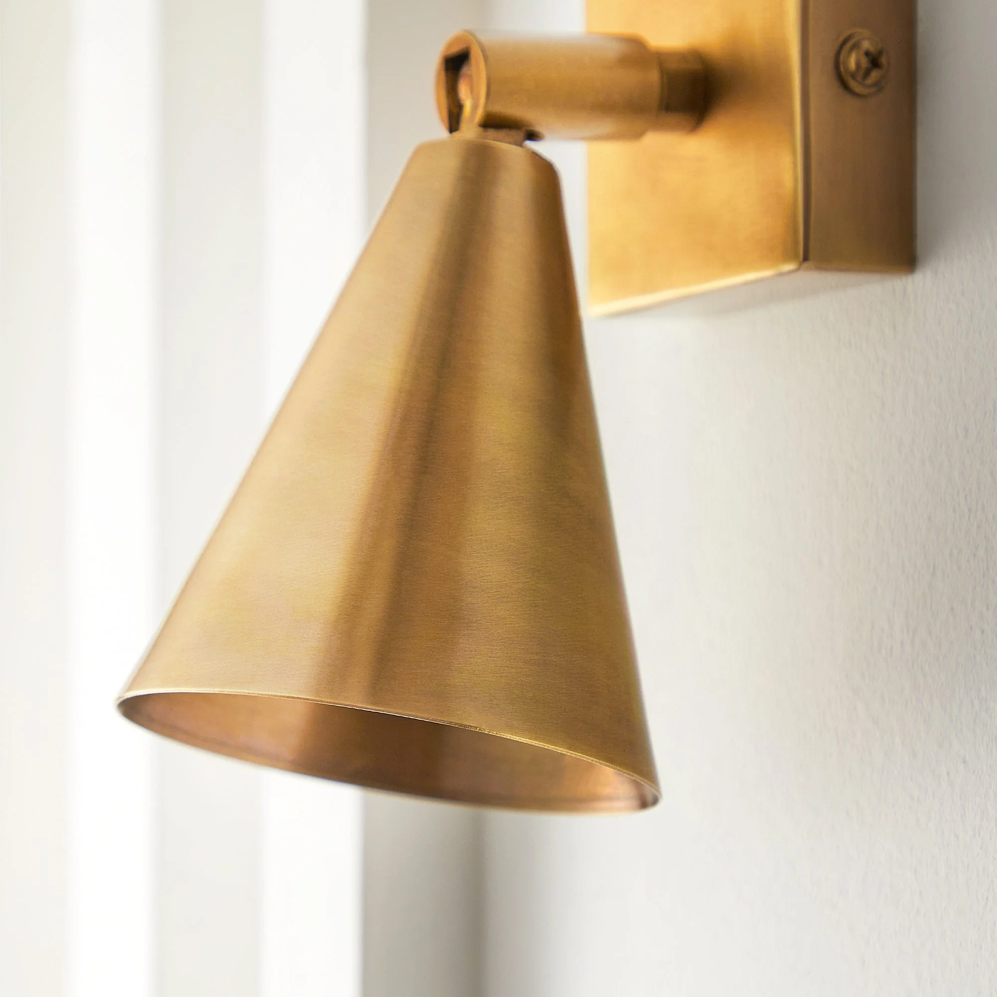Crick single spotlight in antiqued brass - Image 8