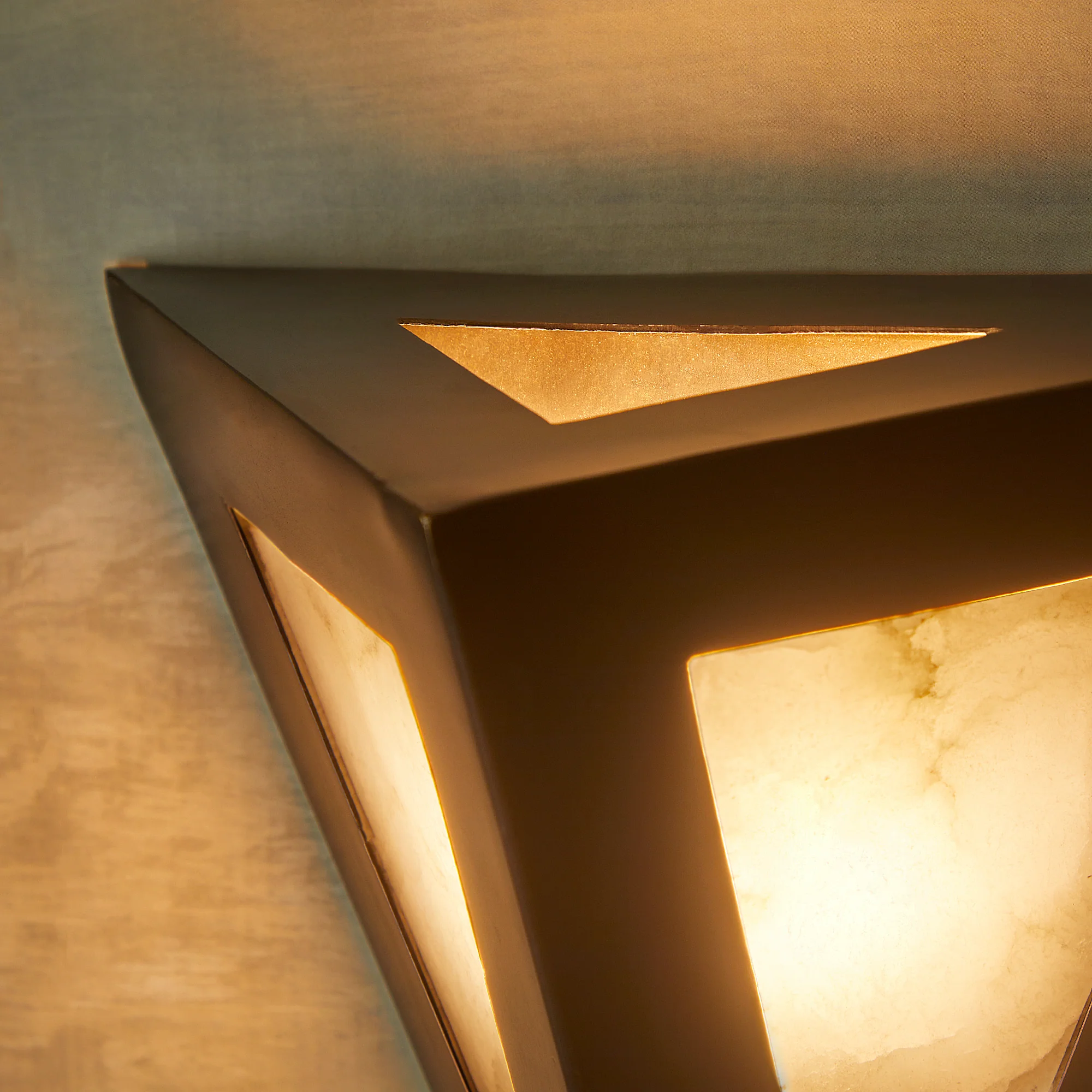 Cyrus wall light in bronze - Image 4