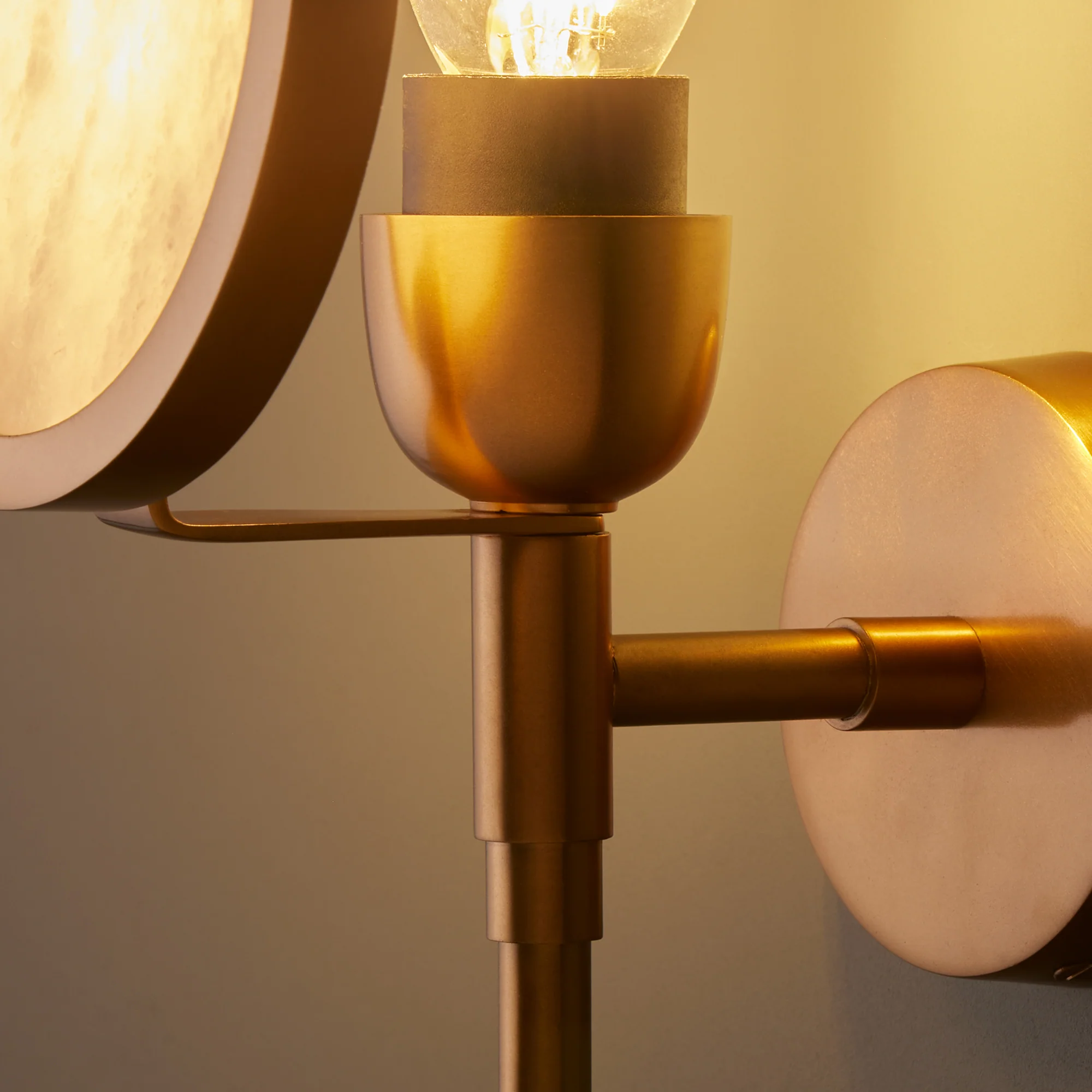 Firefly wall light in antique brass with an alabaster globe - Image 16