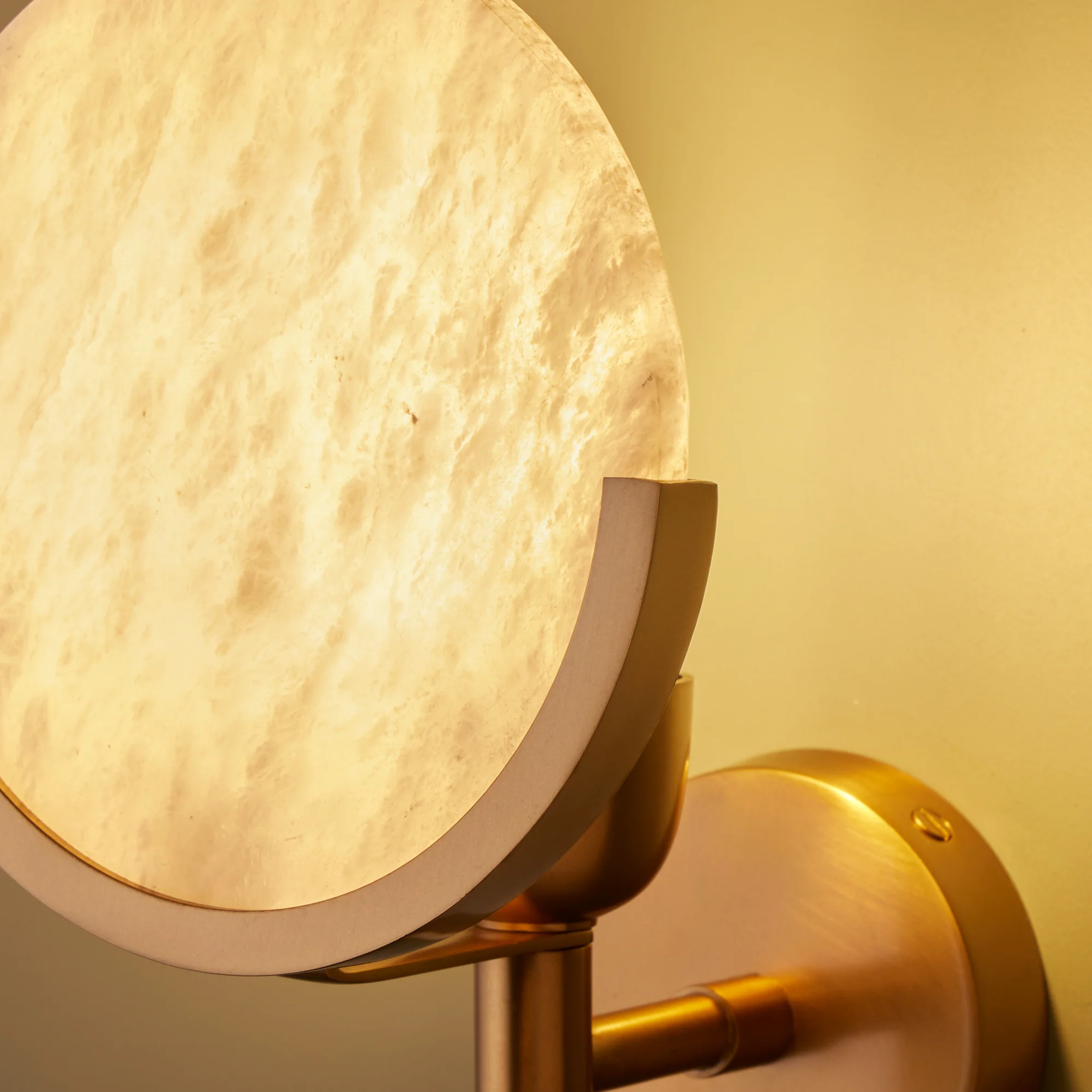 Firefly wall light in antique brass with an alabaster globe - Image 6