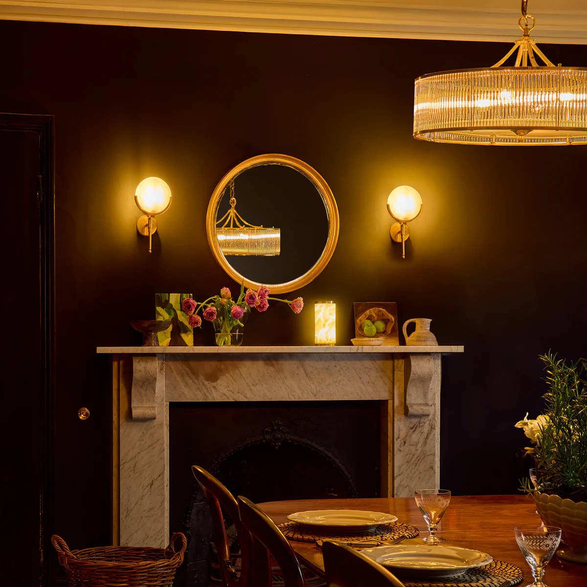 Firefly wall light in antique brass with an alabaster globe - Image 8