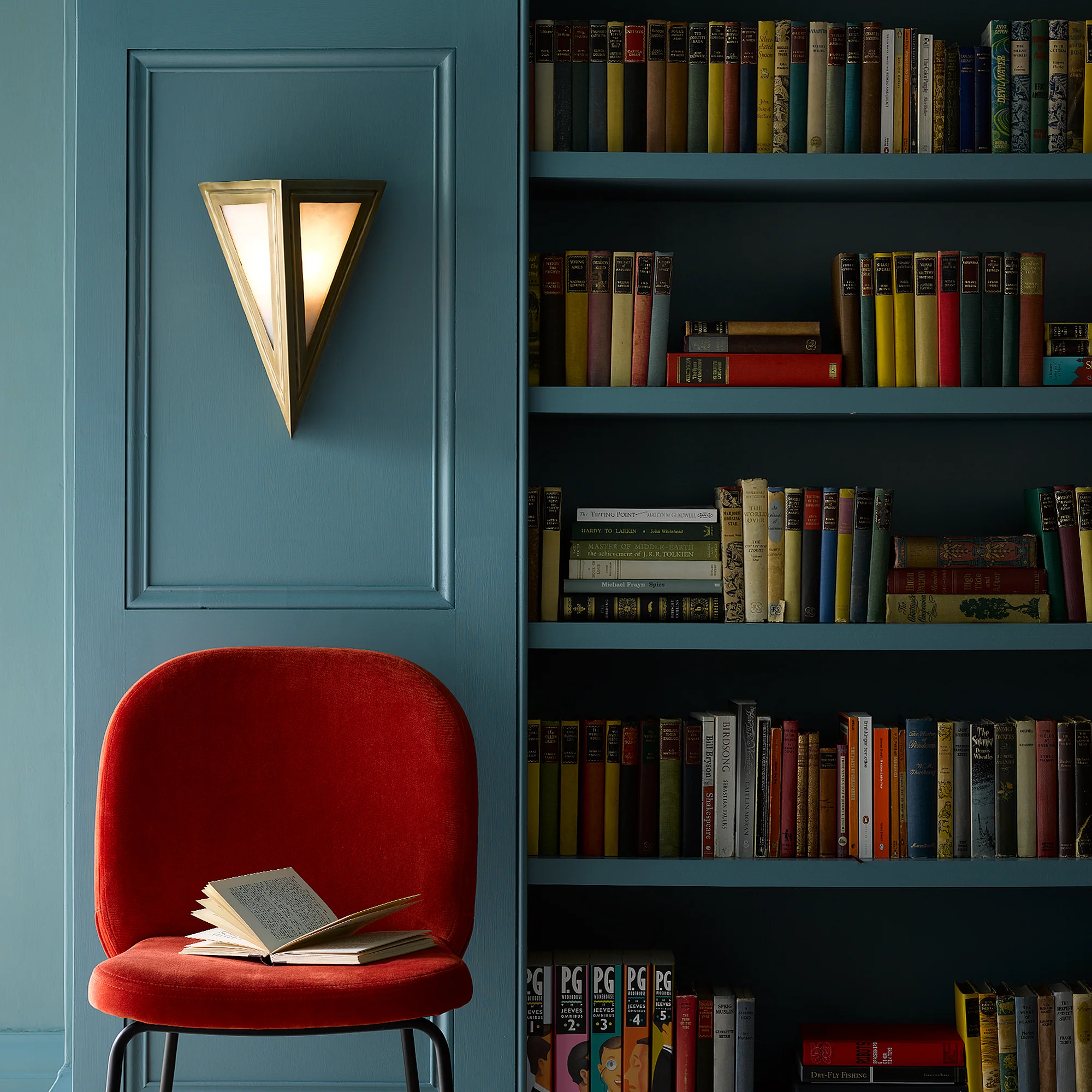 Larger Cyrus wall light in antiqued brass - Image 3