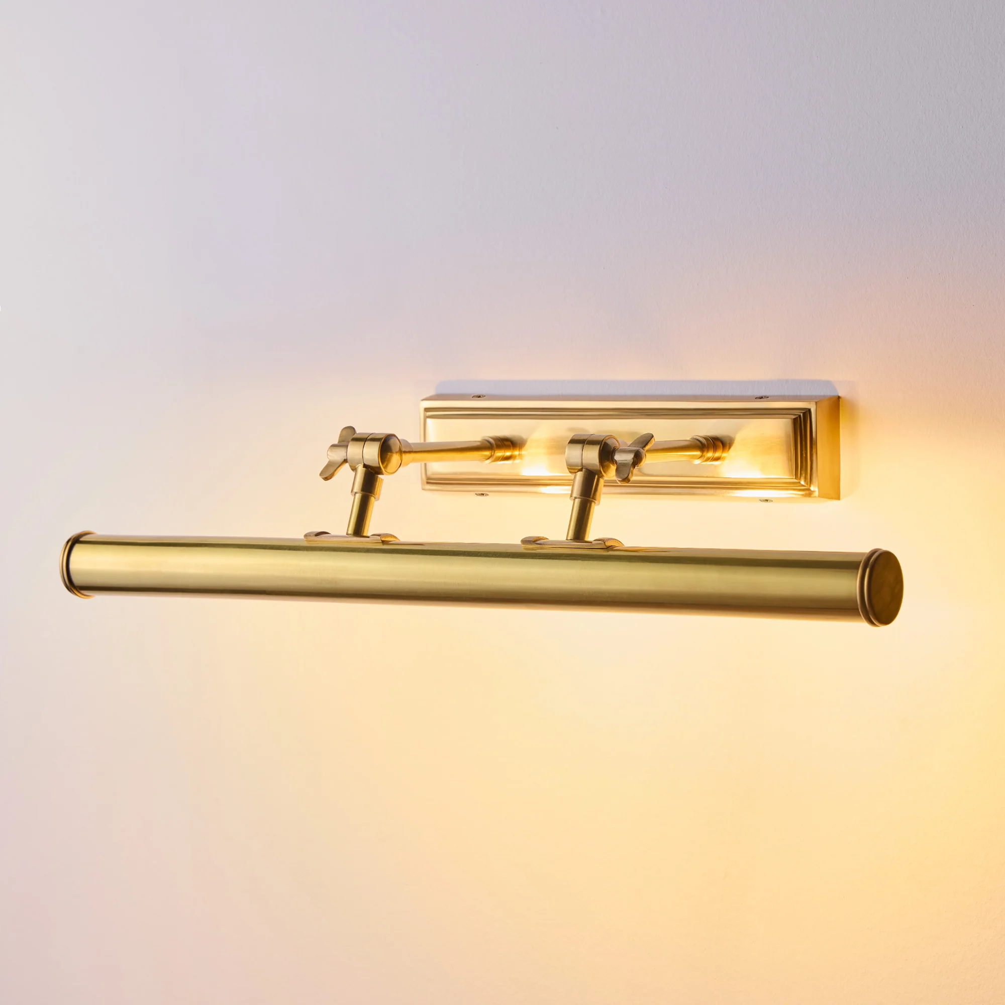 Pitcheroo double arm picture light in antique brass - Image 9