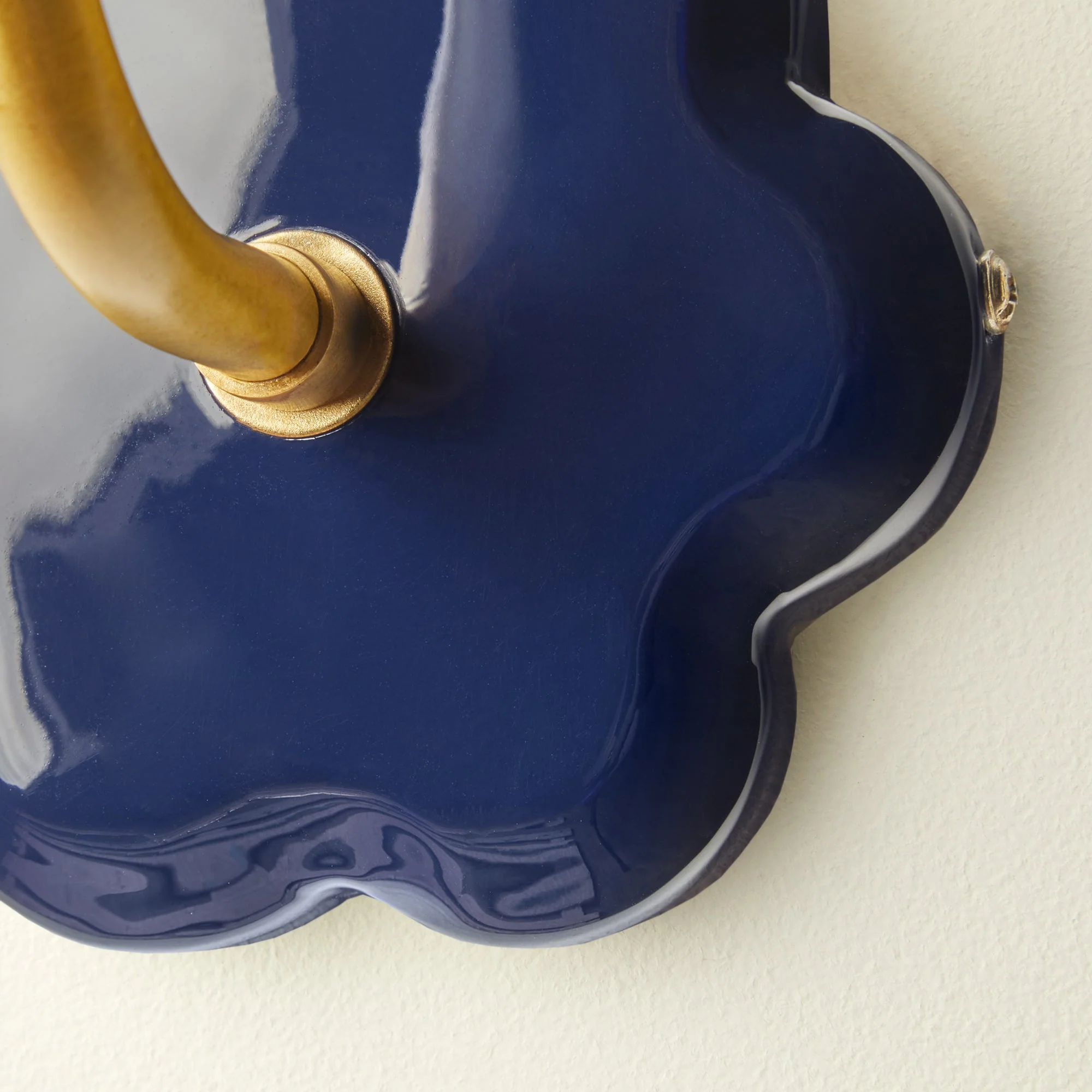 Primrose wall fitting in navy lacquered wood - Image 6
