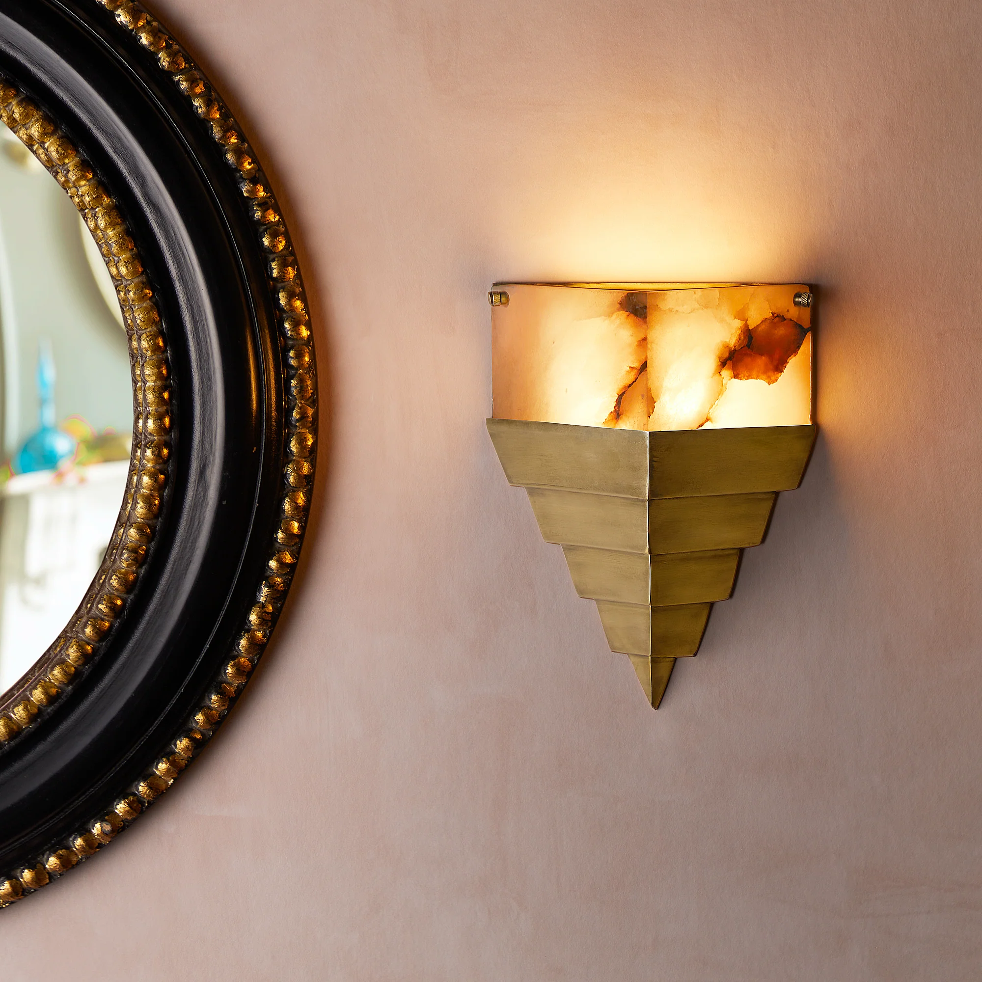 Pythagoras wall light in alabaster and brass - Image 11