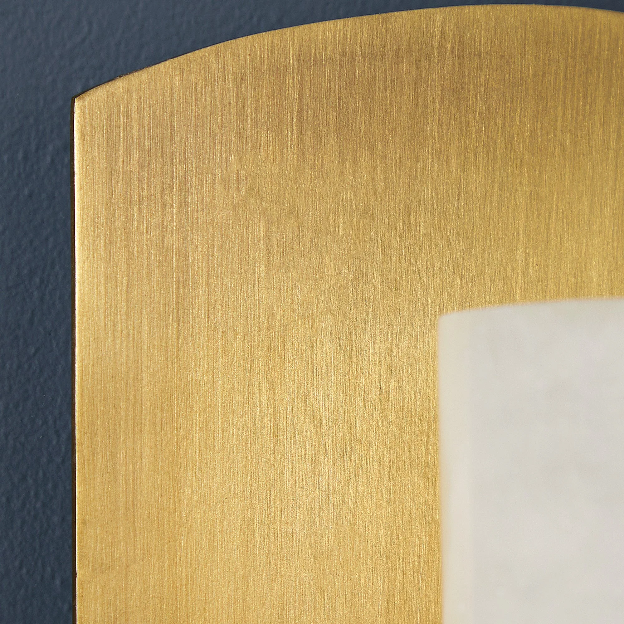 Roly wall light in antique brass with an alabaster tube - Image 9