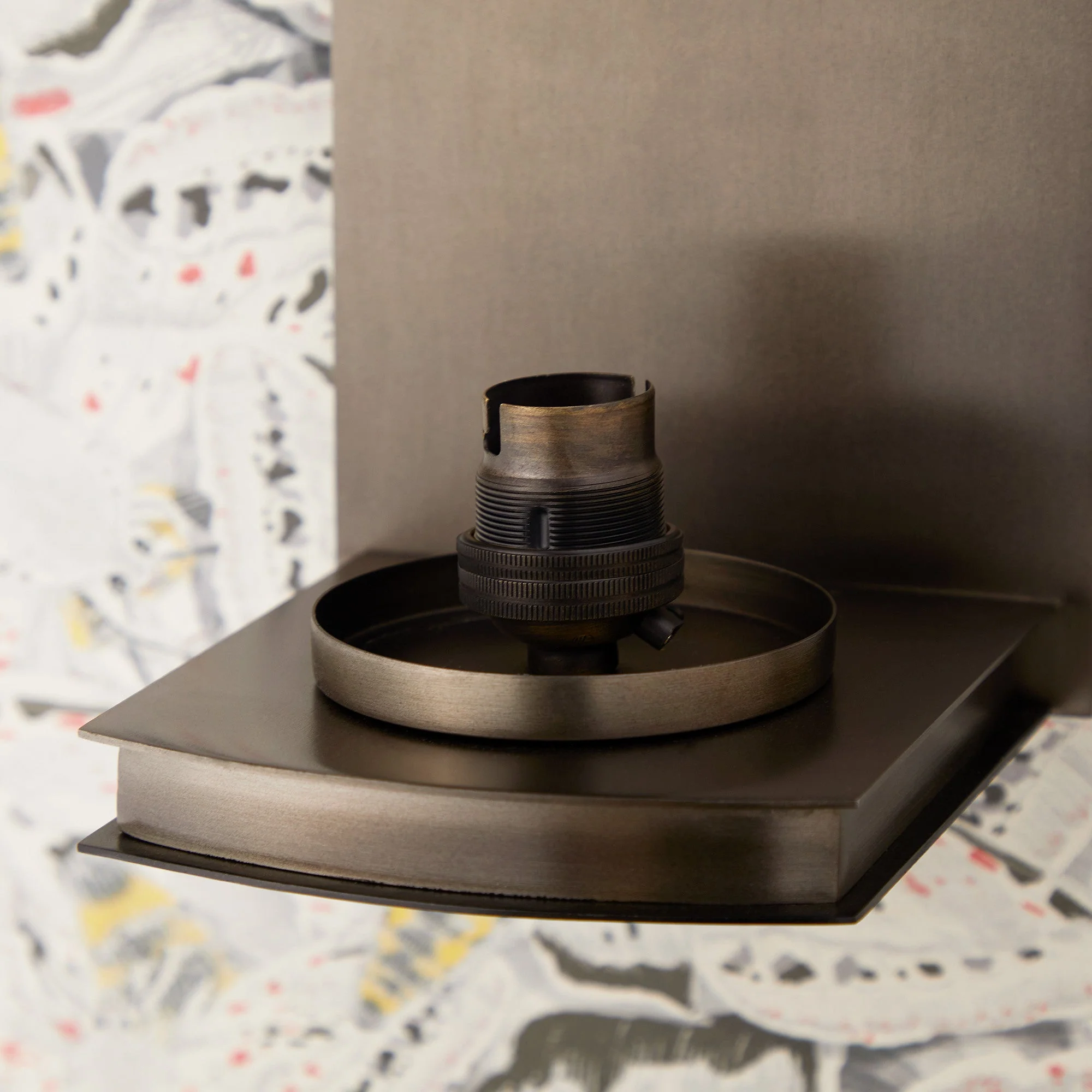 Roly wall light in antique bronze with an alabaster tube - Image 8