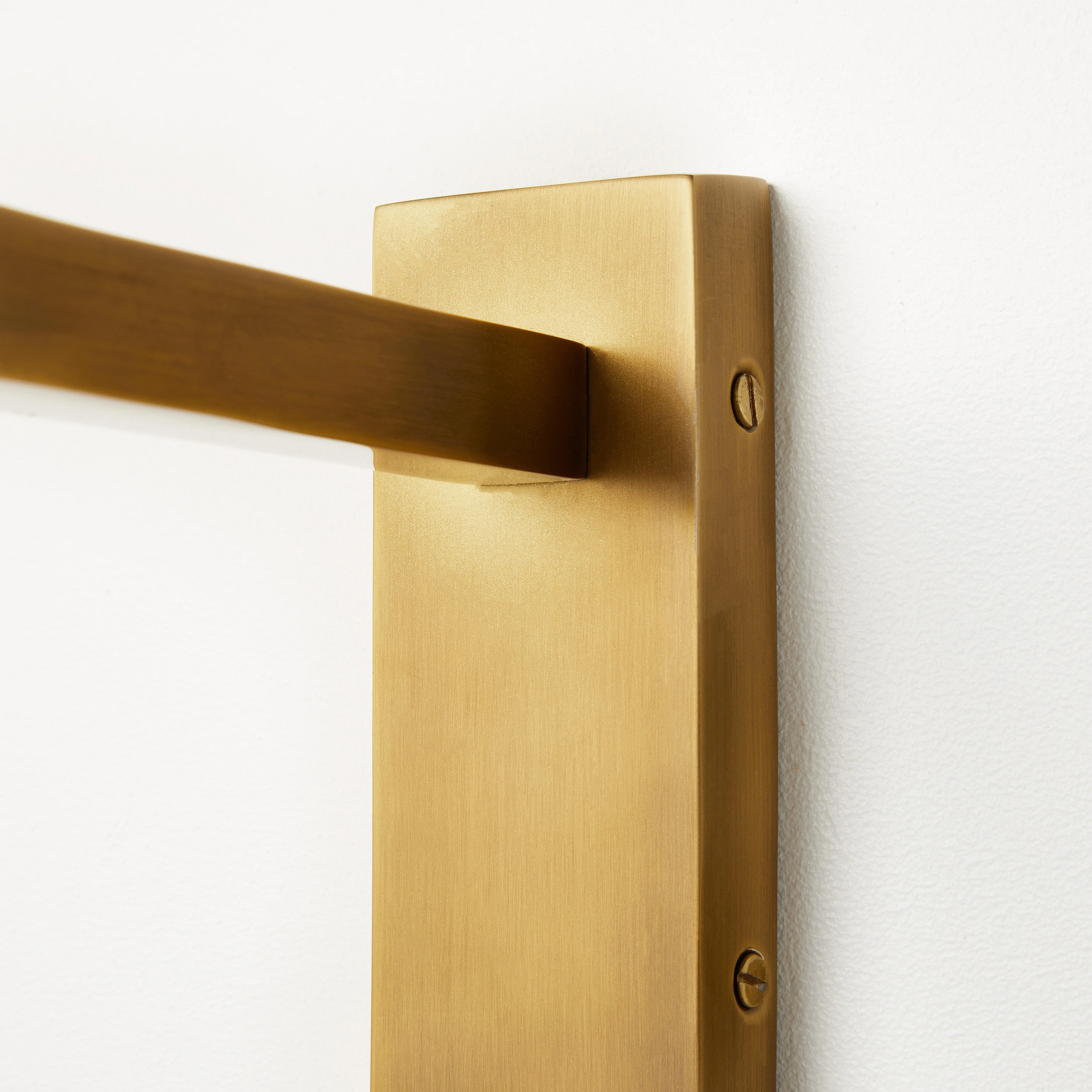 Swinger wall fitting in antiqued brass - Image 4
