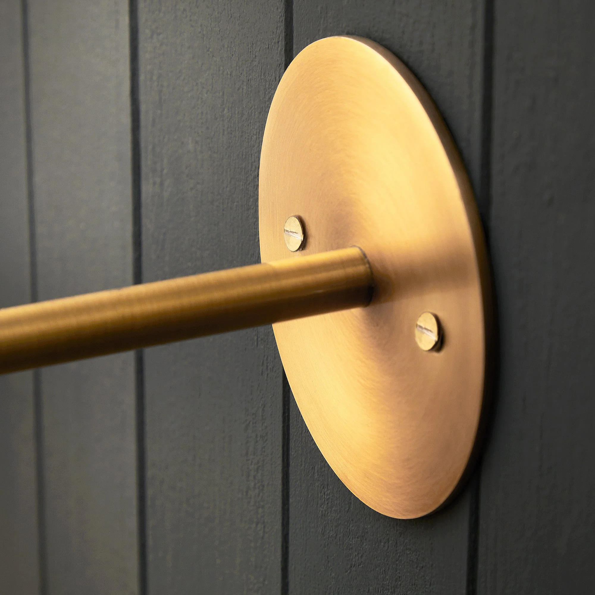 Vincent wall light in antique brass - Image 3