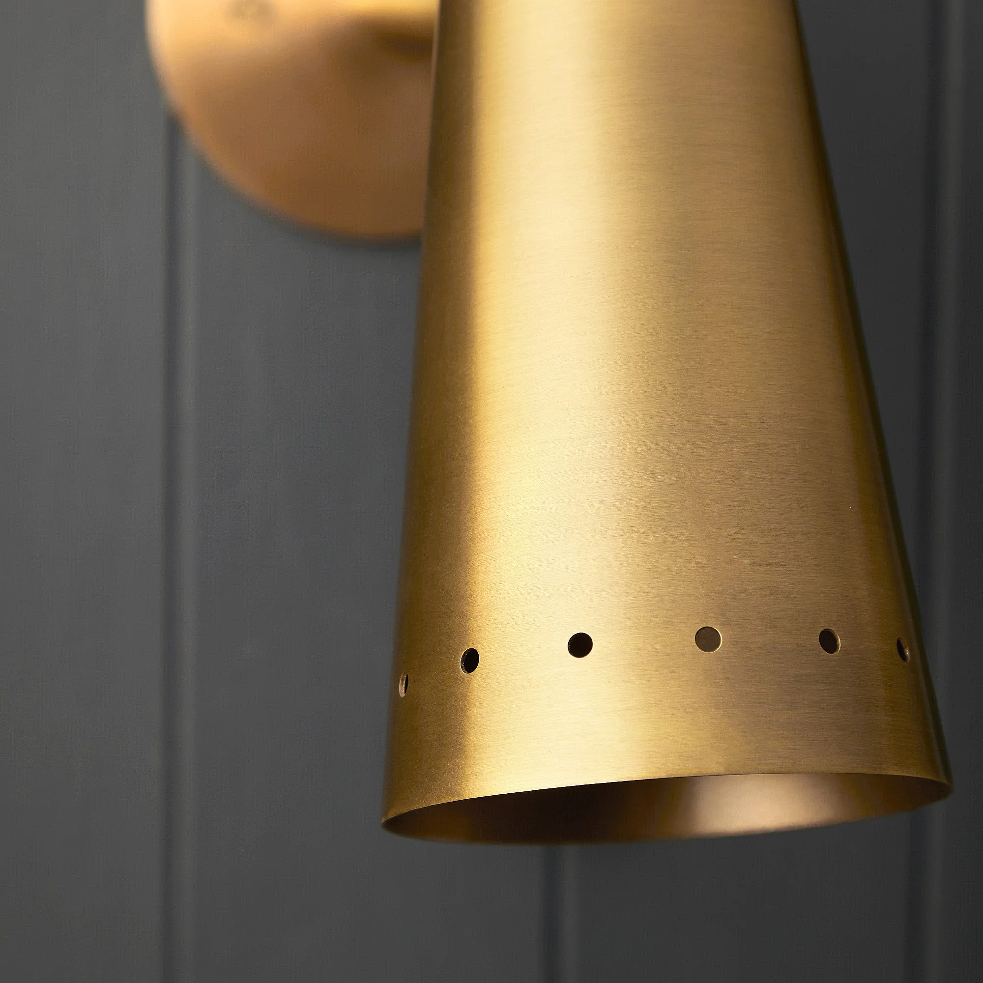 Vincent wall light in antique brass - Image 7