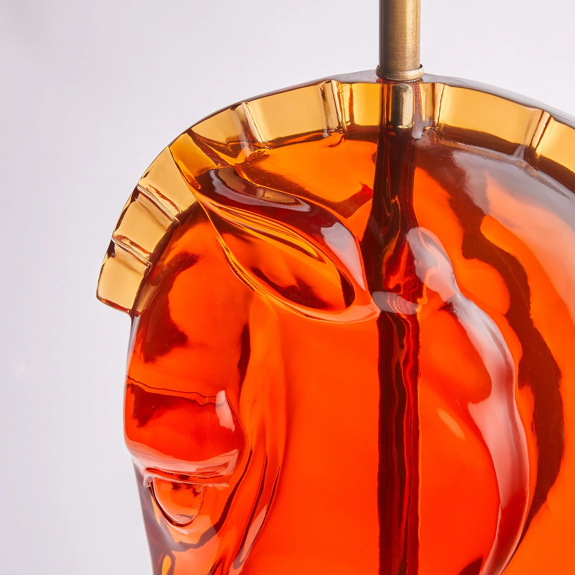 Whinny table lamp in amber resin - Image 3