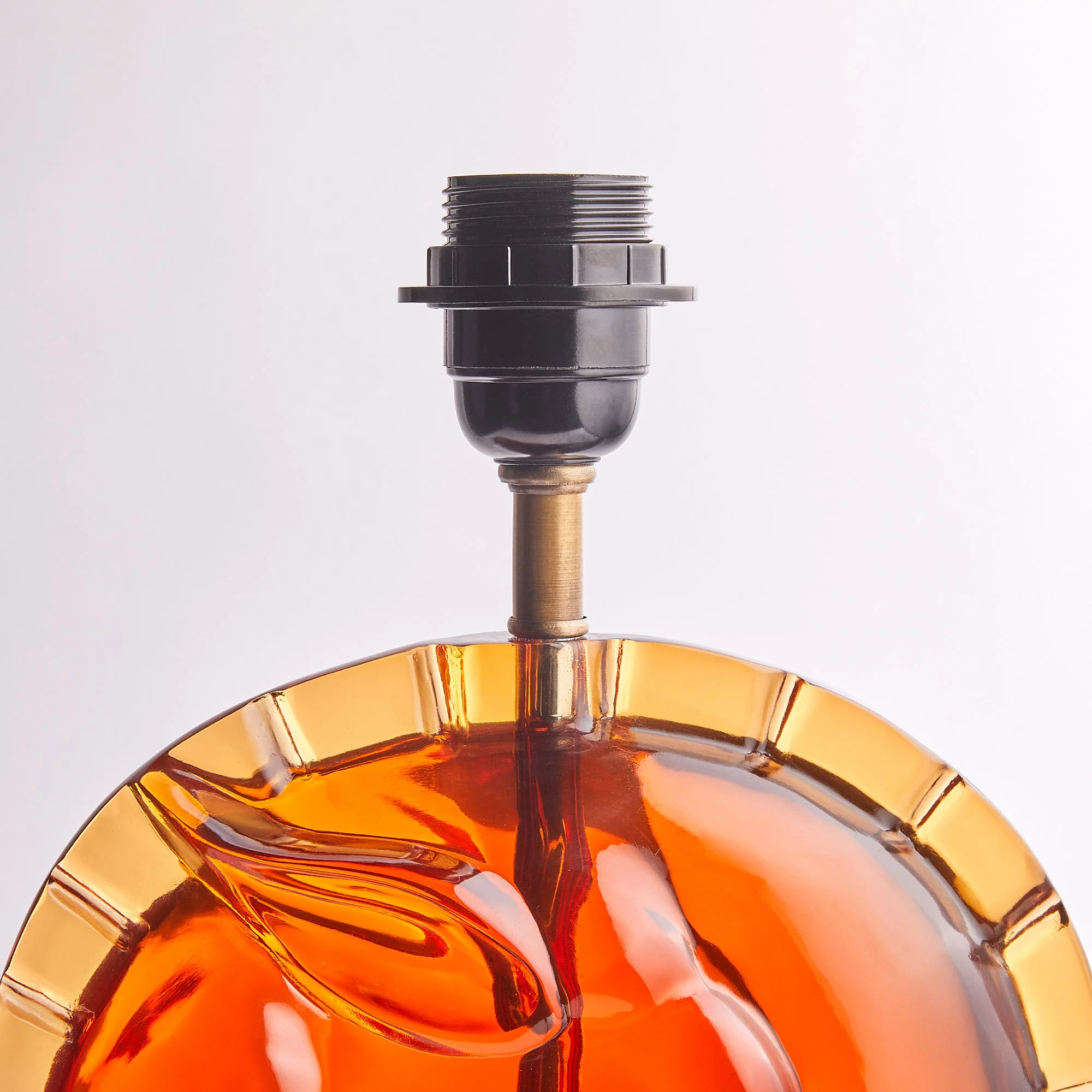 Whinny table lamp in amber resin - Image 4
