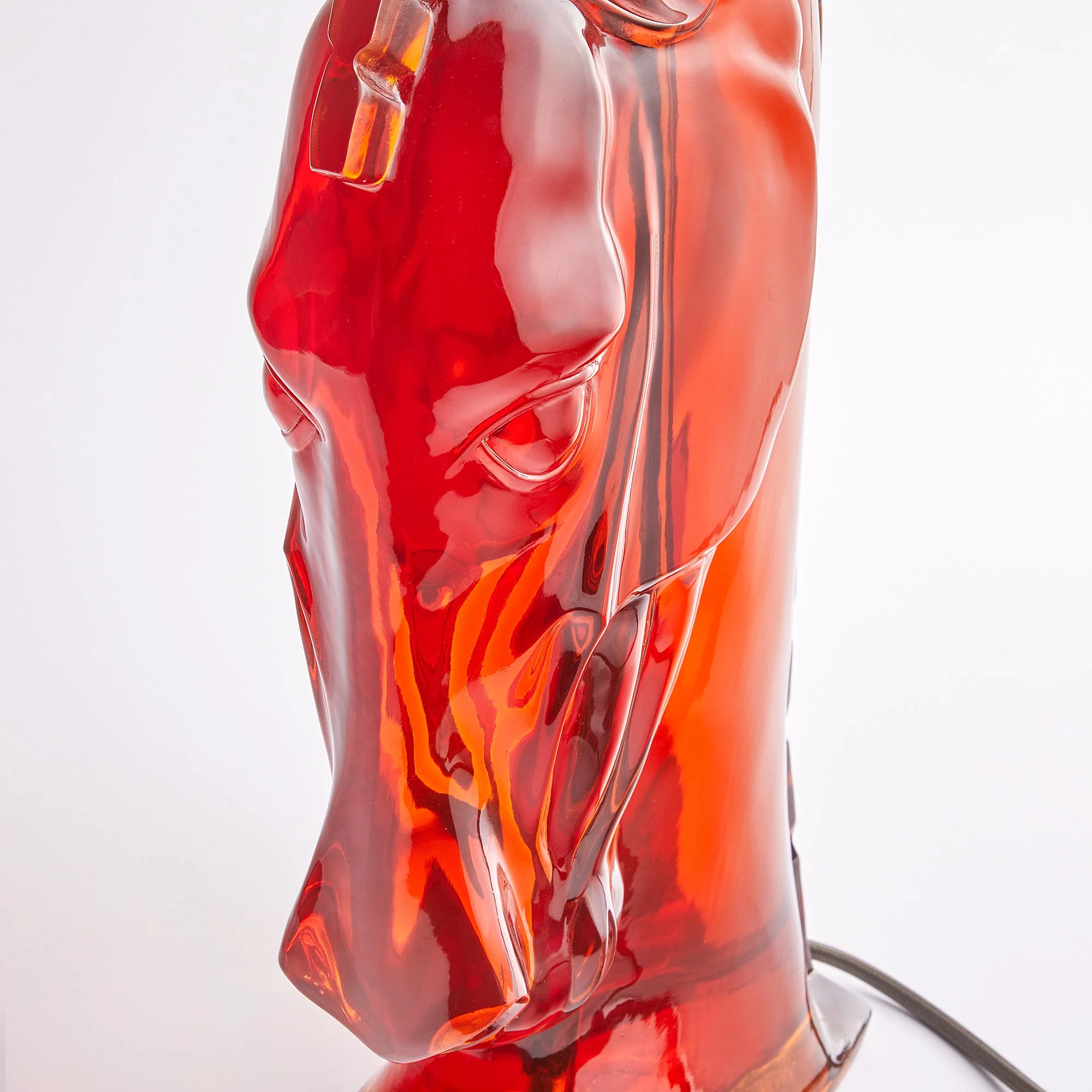 Whinny table lamp in amber resin - Image 6