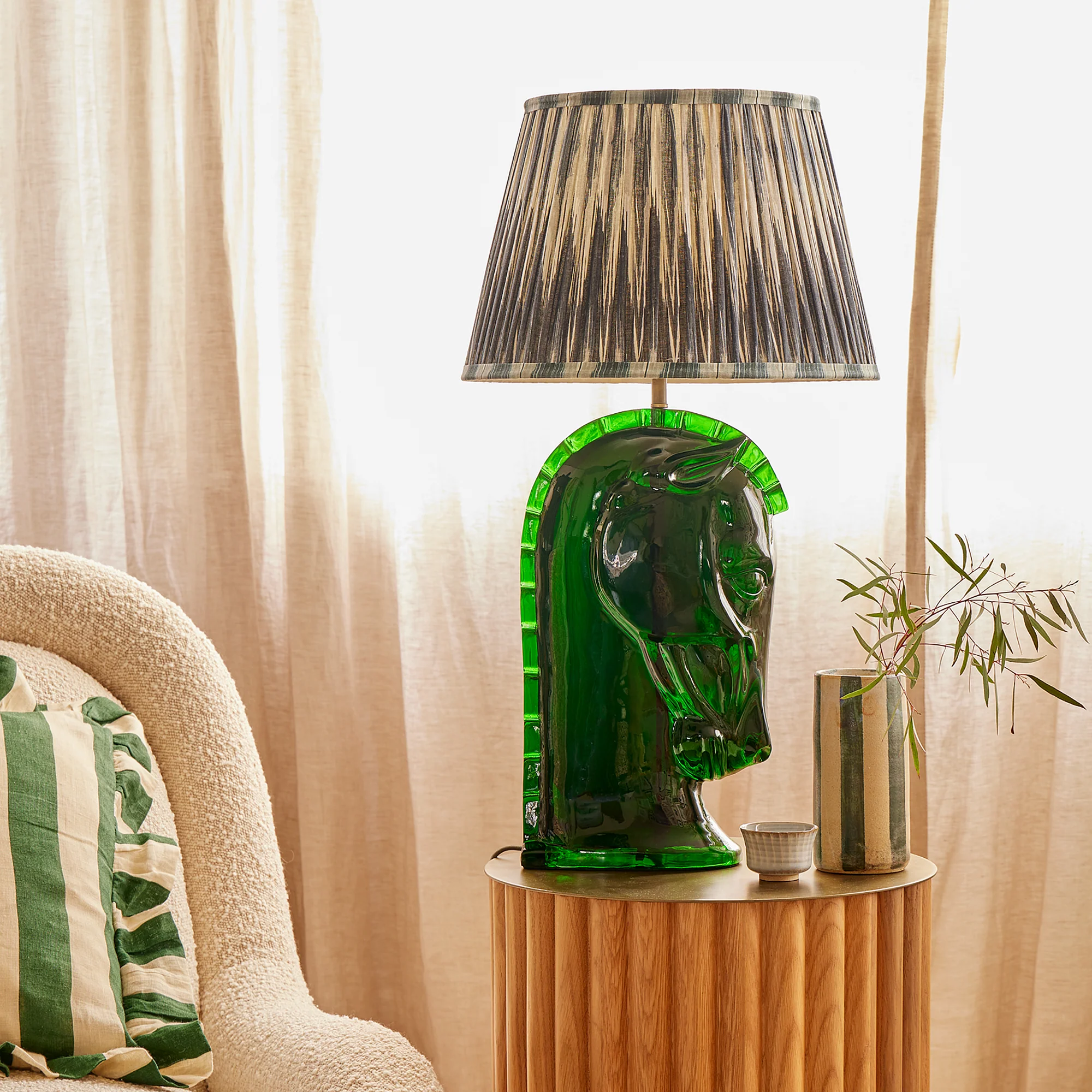 Whinny table lamp in green resin - Image 7